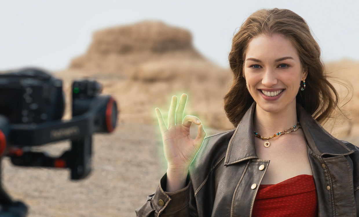 Gesture control feature on Hohem iSteady MT3 Pro allowing hands-free AI tracking activation